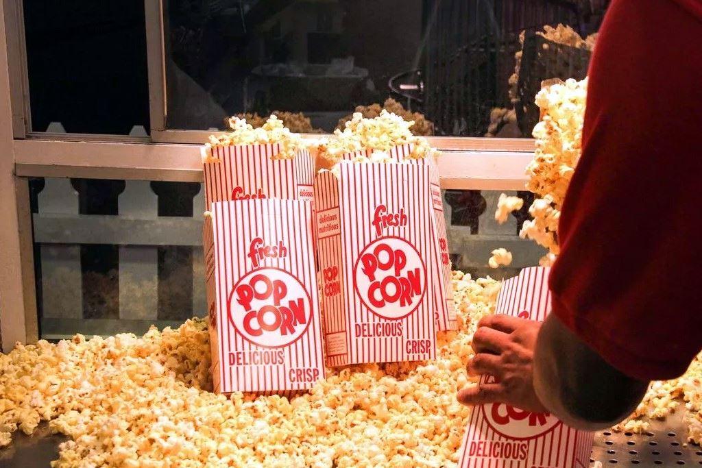 Popcorn, medium