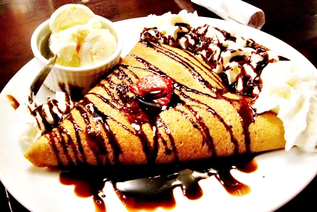 Pancakes with ice cream